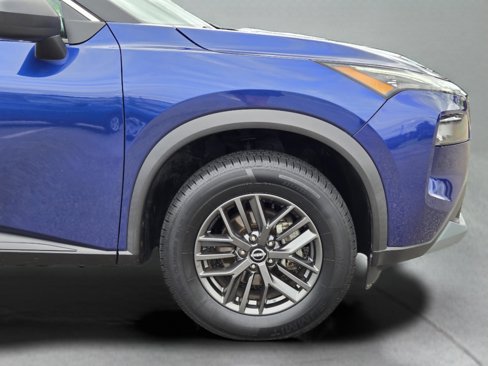 Used 2023 Nissan Rogue S image 11