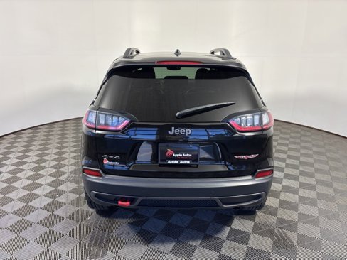 Used 2019 Jeep Cherokee Trailhawk w/ Cold Weather Group image 5