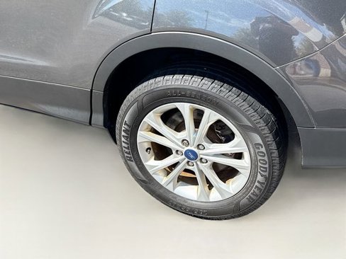 Used 2018 Ford Escape SEL image 30