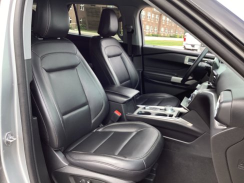 Used 2024 Ford Explorer XLT w/ Equipment Group 202A image 28