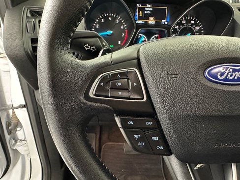 Used 2018 Ford Escape SE w/ SE Sport Appearance Package image 15