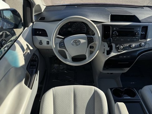 Used 2011 Toyota Sienna LE image 8