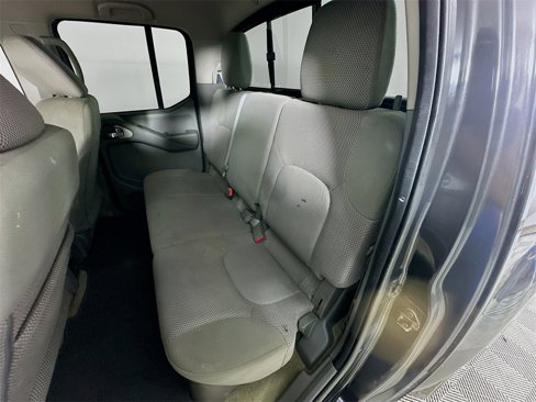 Used 2015 Nissan Frontier SV image 21