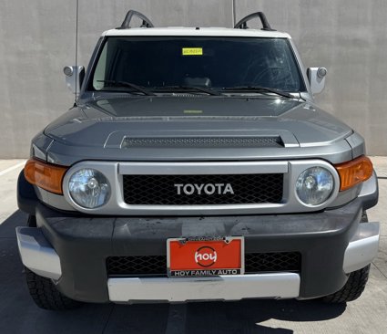 Used 2010 Toyota FJ Cruiser 2WD w/ Upgrade Pkg 2 image 2