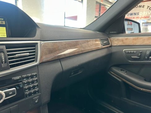 Used 2012 Mercedes-Benz E 350 4MATIC Sedan image 29