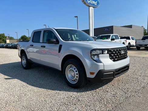 New 2025 Ford Maverick XL image 2
