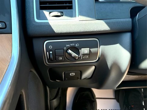 Used 2017 Volvo XC60 T5 Inscription w/ Preferred Option Package image 19