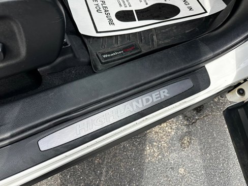 Used 2017 Toyota Highlander Limited Platinum image 45