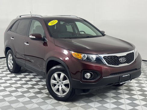 Used 2013 Kia Sorento LX w/ Convenience Pkg image 2