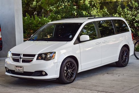 Used 2019 Dodge Grand Caravan GT image 3