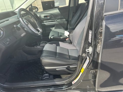 Used 2015 Toyota Prius C Four image 13