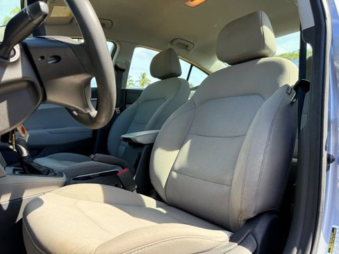 Used 2017 Hyundai Elantra SE image 8