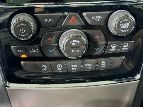 Used 2019 Jeep Grand Cherokee Limited w/ Luxury Group II image 19