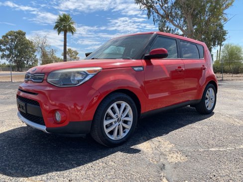 Used 2018 Kia Soul + image 2