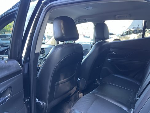 Used 2022 Buick Encore Preferred image 8