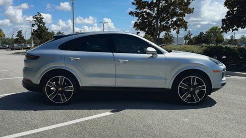Certified 2023 Porsche Cayenne Coupe image 9
