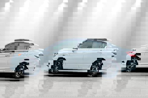 Certified 2017 Honda Accord LX image 5