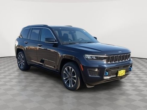 New 2023 Jeep Grand Cherokee Overland w/ Rear Seat Video Group I image 7