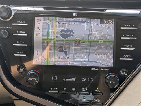 Used 2020 Toyota Camry XLE image 29