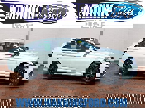 Used 2024 Volkswagen Jetta SE image 1