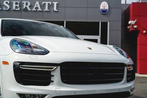 Used 2016 Porsche Cayenne Turbo image 2