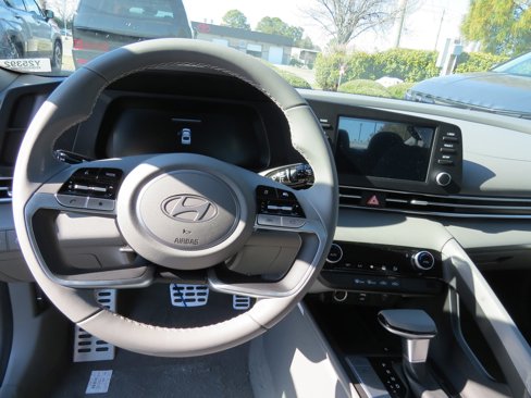 New 2025 Hyundai Elantra Sport image 13