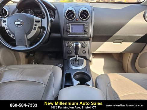 Used 2011 Nissan Rogue SV w/ SL Pkg image 14
