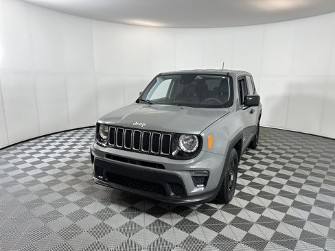 Used 2021 Jeep Renegade Sport image 2