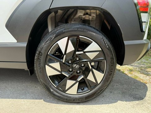 Used 2024 Hyundai Kona SEL image 9