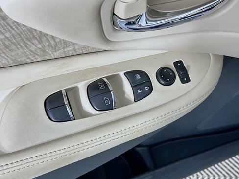 Used 2023 Nissan Murano SL w/ SL Moonroof Package image 18
