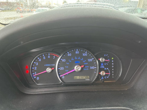 Used 2011 Mitsubishi Endeavor LS image 33