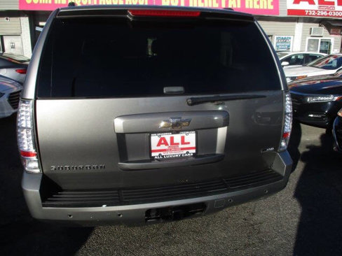 Used 2008 Chevrolet Suburban LT w/ LT Preferred Equipment Group image 5