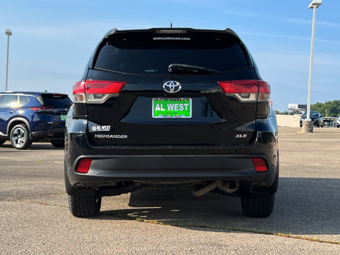 Used 2017 Toyota Highlander XLE image 6