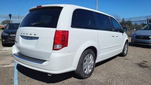 Used 2017 Dodge Grand Caravan SE w/ UConnect Hands-Free Group image 10