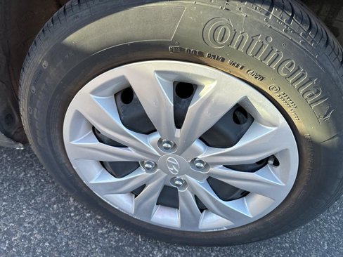 Used 2021 Hyundai Accent SE w/ Cargo Package image 29