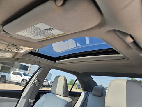 Used 2017 Toyota Camry XLE image 33