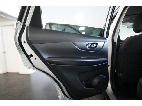 Used 2016 Nissan Rogue S image 14