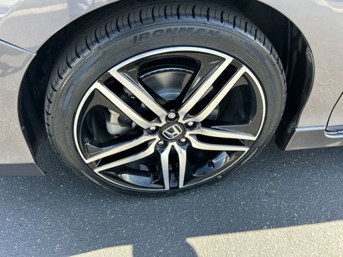 Used 2017 Honda Accord Touring image 10