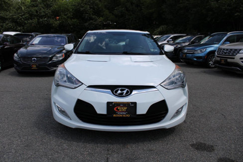 Used 2013 Hyundai Veloster w/ Style Pkg image 4
