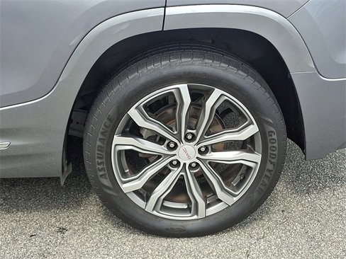 Used 2019 GMC Terrain Denali w/ Advanced Safety Package image 8