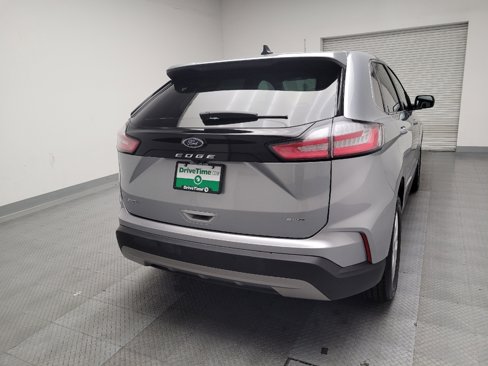 Used 2024 Ford Edge SEL image 7
