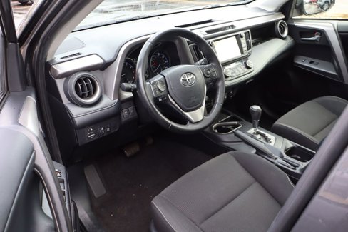 Used 2018 Toyota RAV4 XLE image 10