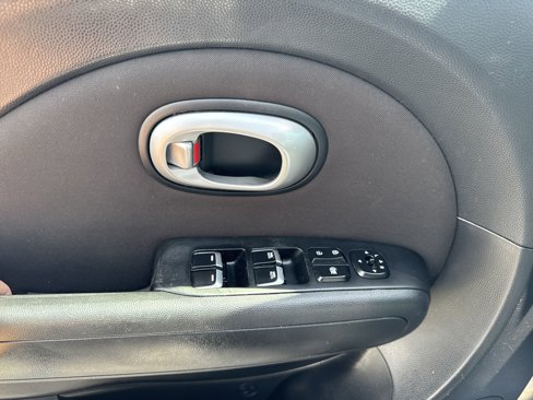 Used 2019 Kia Soul + image 22