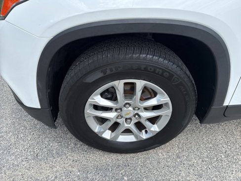 Used 2019 Chevrolet Traverse LS image 2