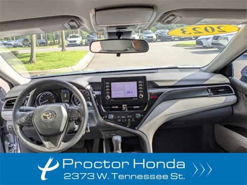 Used 2023 Toyota Camry SE image 14