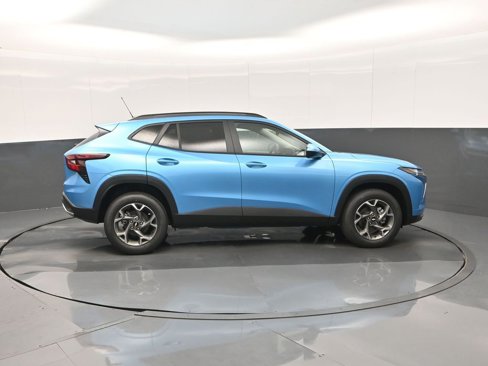 New 2025 Chevrolet Trax LT w/ Driver Confidence Package image 9