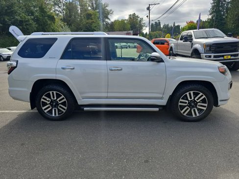 Used 2018 Toyota 4Runner SR5 image 7