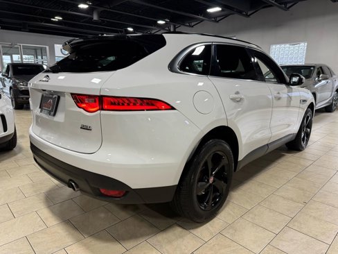 Used 2017 Jaguar F-PACE Prestige image 4