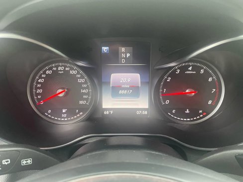 Used 2019 Mercedes-Benz GLC 300 4MATIC image 6