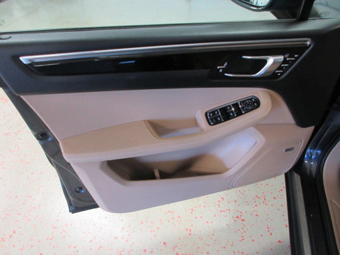 Used 2019 Porsche Macan image 36